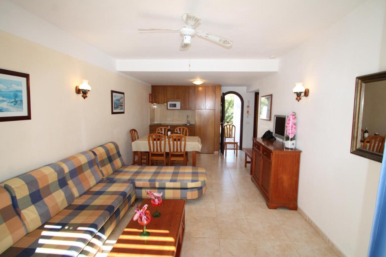 Apartaments Talayot Cala'N Blanes  Bagian luar foto