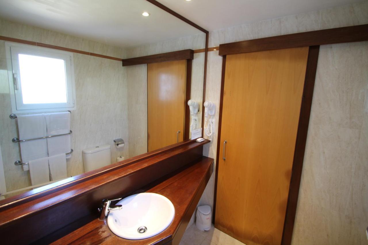 Apartaments Talayot Cala'N Blanes  Bagian luar foto