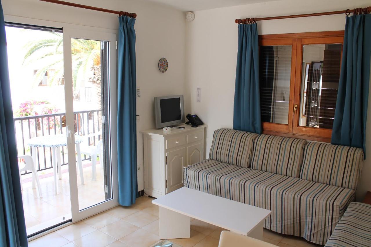 Apartaments Talayot Cala'N Blanes  Bagian luar foto